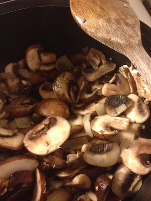 cooked chestnut mushrooms in pan