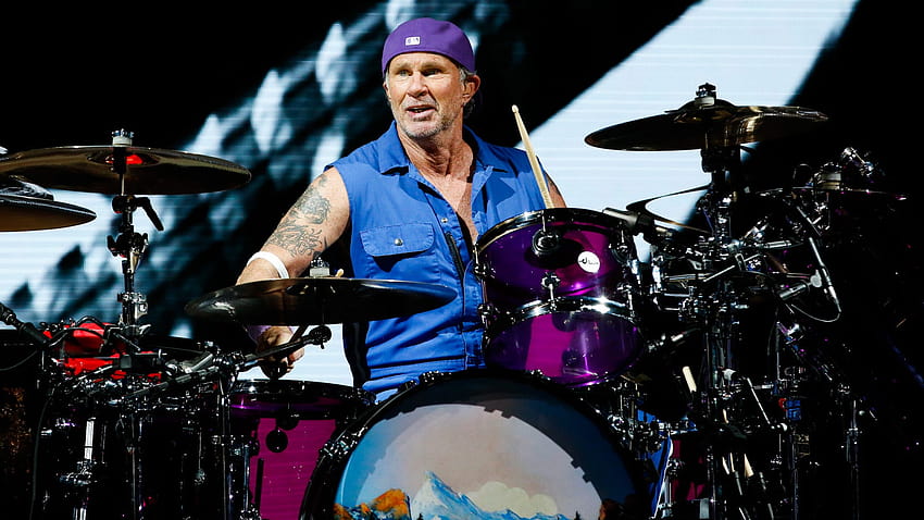 Chad Smith tocando bateria