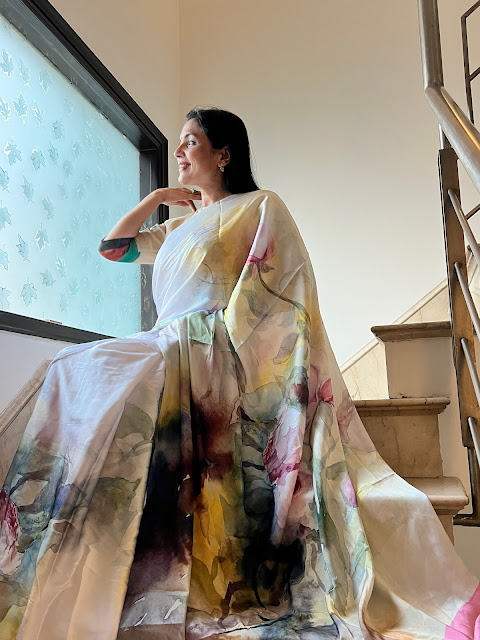 Hand-painted mushroo silk saree with the effect of watercolor.