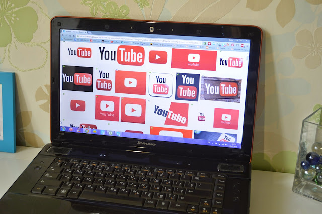 Youtube, laptop, youtubers