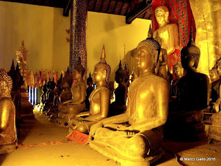 TEMPLO WAT INTHAKHIN PILLAR VIHARA Y WAT CHEDI LUANG. Chiang Mai, Thailand