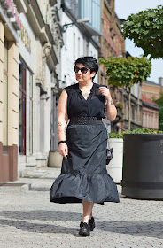 Black fashion, Zara skirt