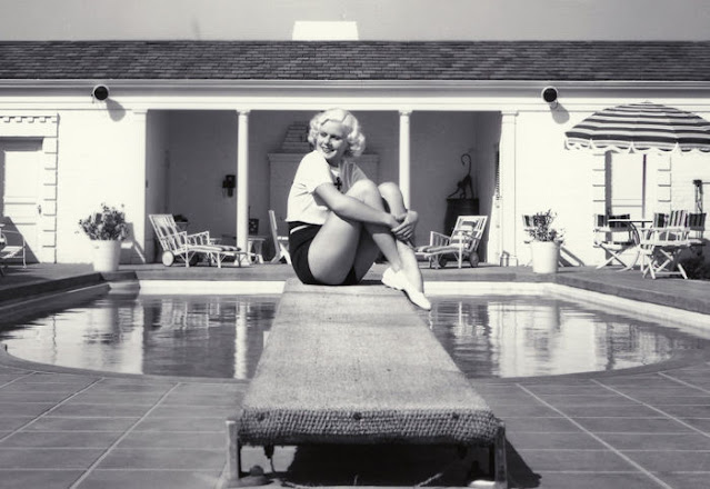 1933. Jean Harlow photographed by Clarence Sinclair Bull at her home in Los Angeles