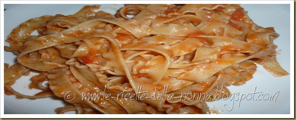 Ricciolina con burro, salsa di pomodoro e parmigiano (5)