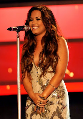 Hot Demi Lovato Show Big Things At VH1 Do Something Awards 2011 Moment