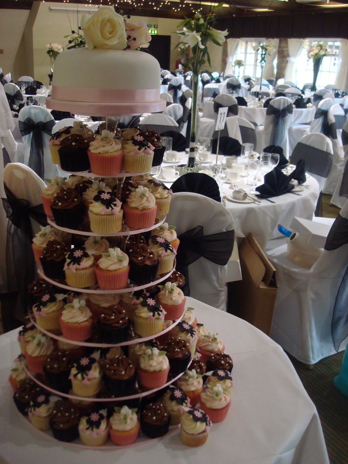 Wedding cupcakes