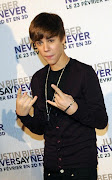 Fotos: Justin Bieber asiste a la premier de Never Say Never en París (rock)