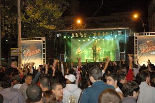  A abertura do show ficou por conta da banda ‘Os Bartira’