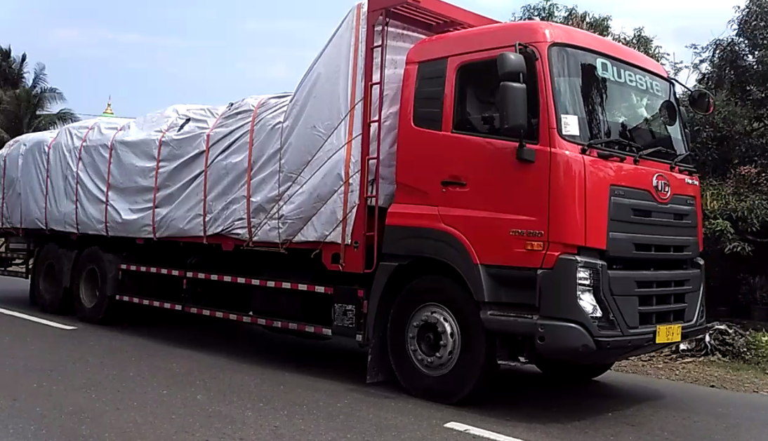  Truk  Mania Indonesia Truk  Trailer UD Quester CDE si Hino 