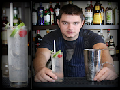 Gin FIZZ - Felipe preparando