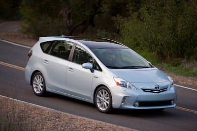 2012 Toyota Prius V Hybrid unveiled