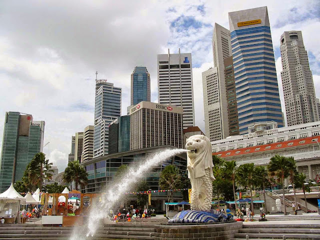 Patung Merlion dan Gedung Esplande