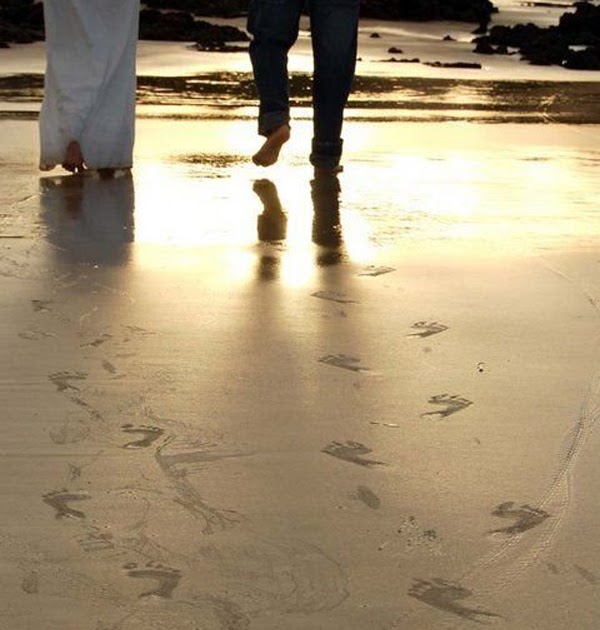 Resultado de imagem para imagens de passos na areia