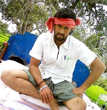 Throwback Thursday Special Stills From Yash Oviya Starrer Kirataka