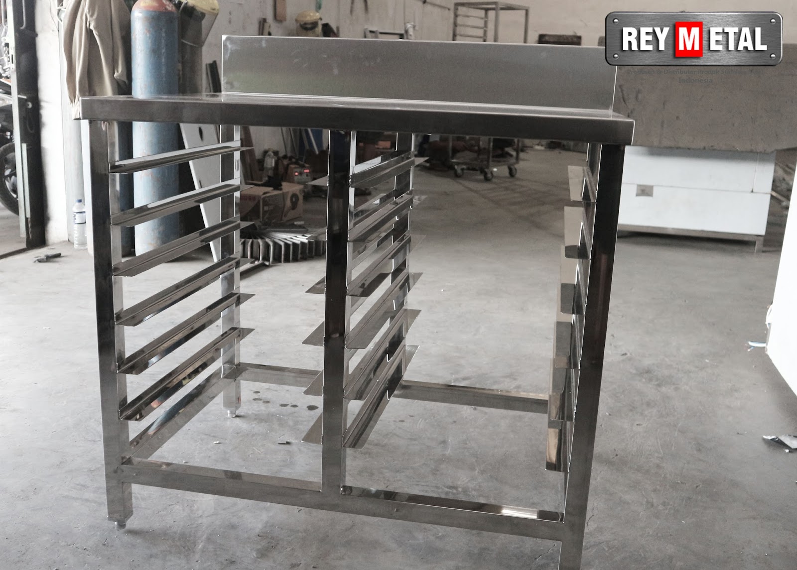 Review Meja  Stainless  Steel  For Bakery REYMETAL COM 