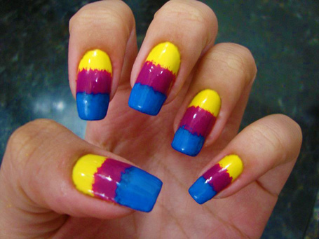 unhas-tricolores-carnaval.jpg (455×341)