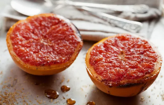 Broiled grapefruit brown sugar