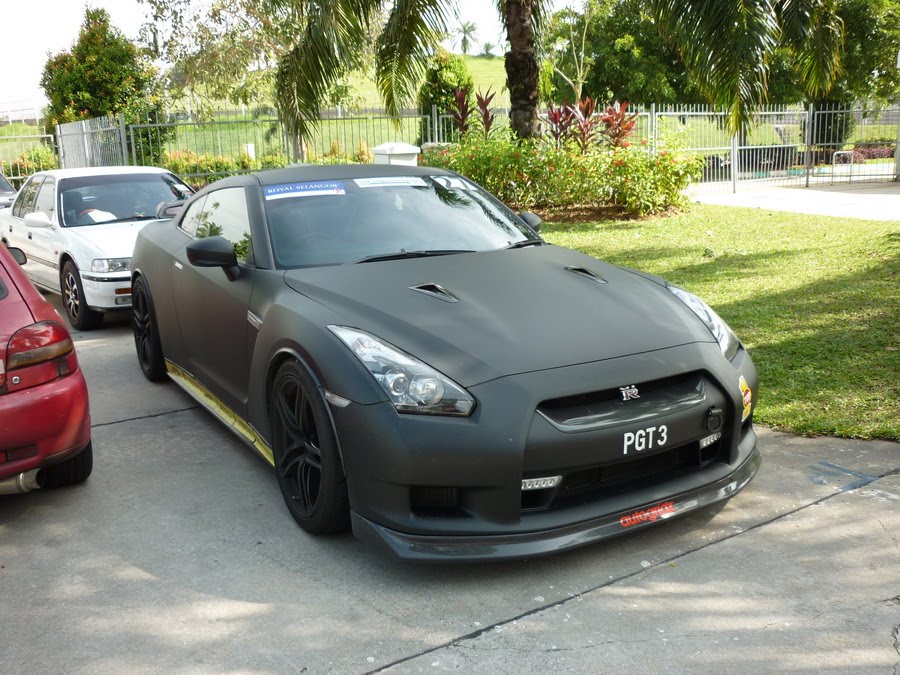 Besides the nice color this R35 also got a nice number plate Matte 