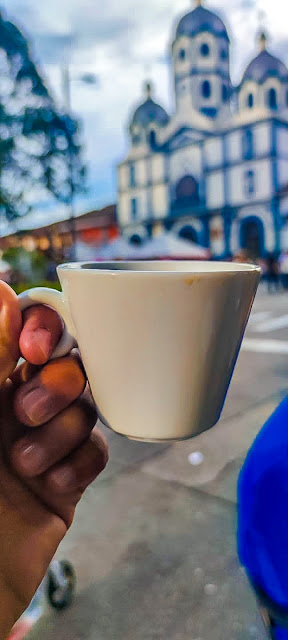 Tomando un tinto en Filandia – Quindío