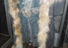 Thorin Hobbit 2 costume detail