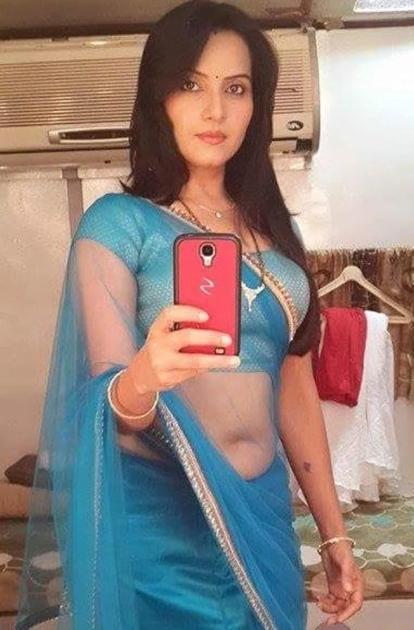 geetanjali mishra navel saree selfie crime patrol virodh actress