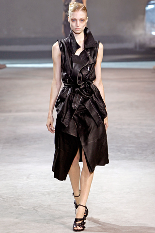 HAIDER ACKERMANN Spring 2011 Ready To Wear : Super Stunning!