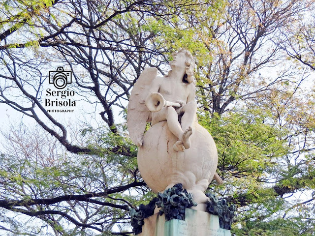Aurélio Franceschi (Autor) - Escultura Anjo com trombeta - Jazigo Família Sestini - Cemitério da Consolação