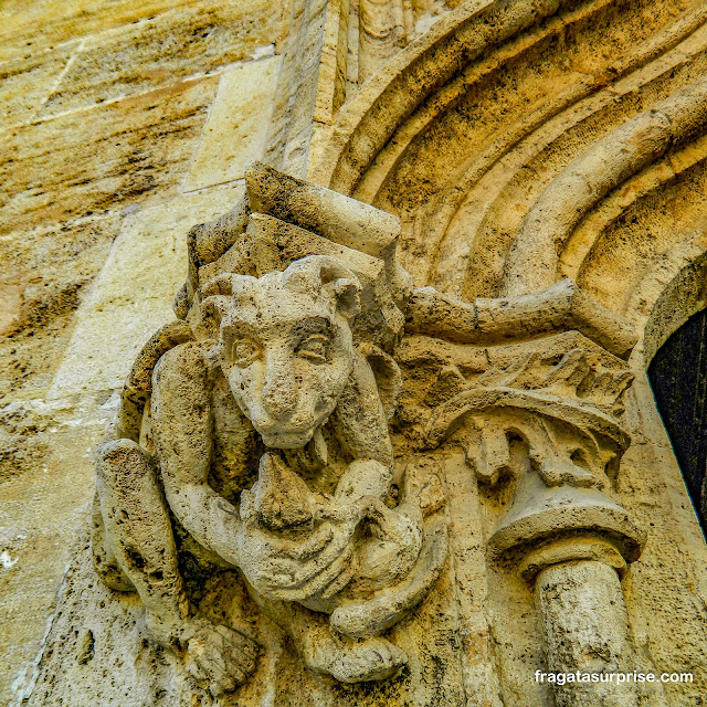 Decoração da fachada da Lonja de la Seda, Valência, Espanha