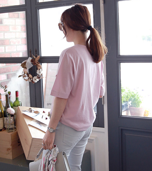 One Pocket Round Neck T-Shirt