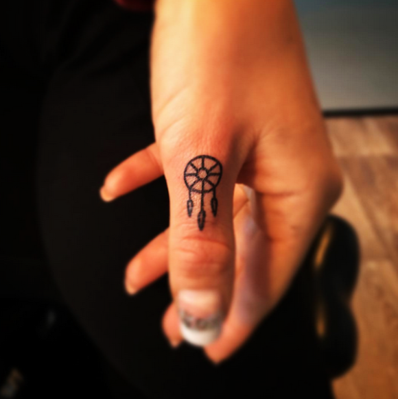 cute-small-finger-tattoo