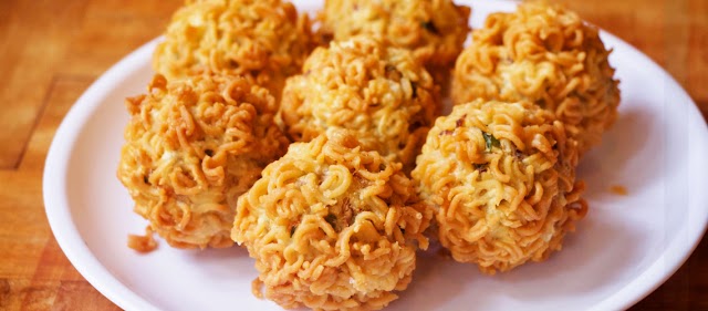 Mag 'n' Cheese Balls - Fried Maggi Recipe