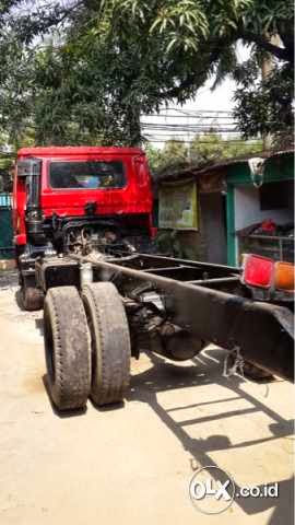  Truk  Nissan  Pk 215 Tahun 2007 Truk  Bekas  Barang Second 