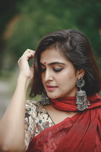 Remya Nambeesan HD Photos