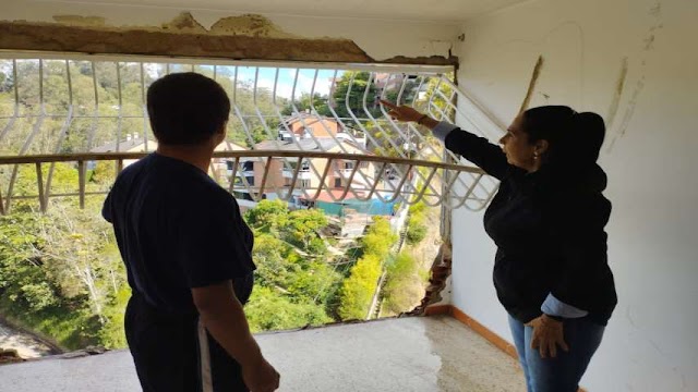 20 apartamentos afectados dejó rotura de tubería en San Antonio