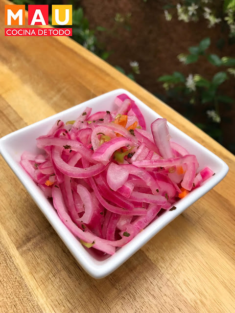 cebolla curtida con habanero serrano cochinita pibil mau cocina de todo