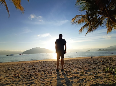 Pantai Karanggongso Trenggalek, Destinasi Wisata Pantai yang Selalu Ramai Dikunjungi Oleh Wisatawan