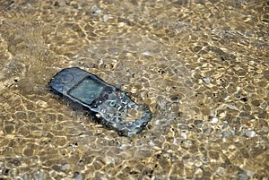 Cell phone Under water