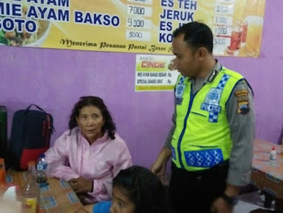 AGEN POKER - Menteri Perikanan Susi Pudjisatuti Terdampar Di Warung Bakso