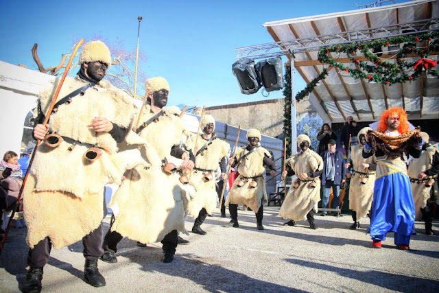 Τα Μωμο' έρια «ξόρκισαν το κακό» σε Νέα Σαμψούντα και Πρέβεζα