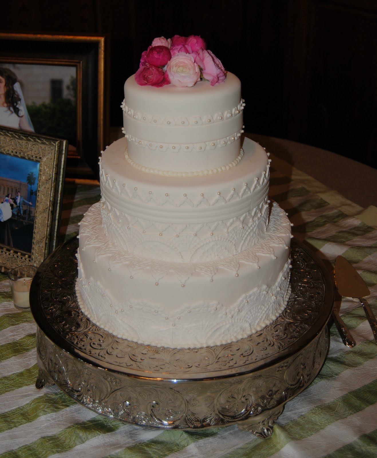 Elegant Wedding Cake