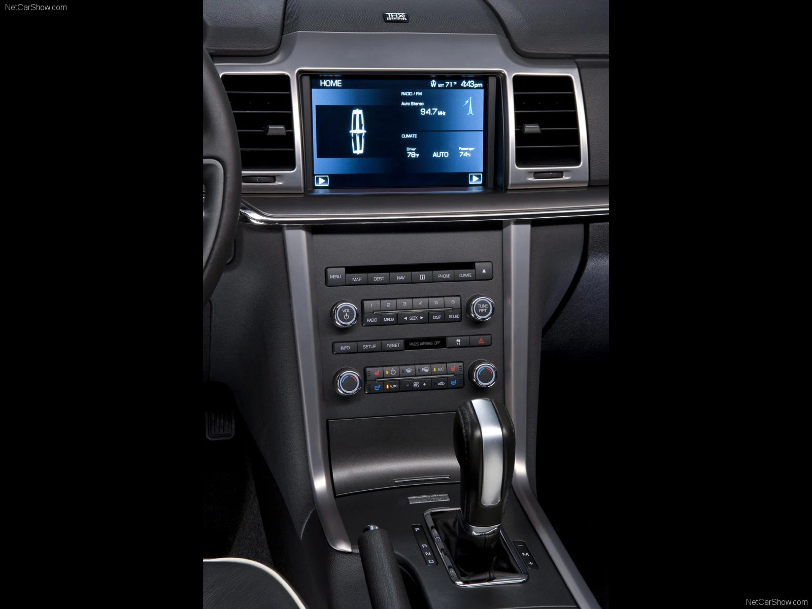 Hình ảnh xe ô tô Lincoln MKZ 2010 & nội ngoại thất