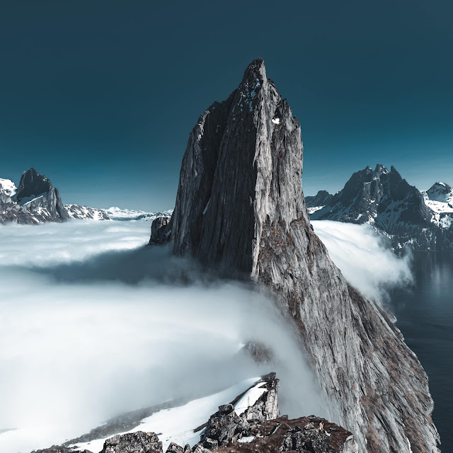 Sea Of Clouds Mountains