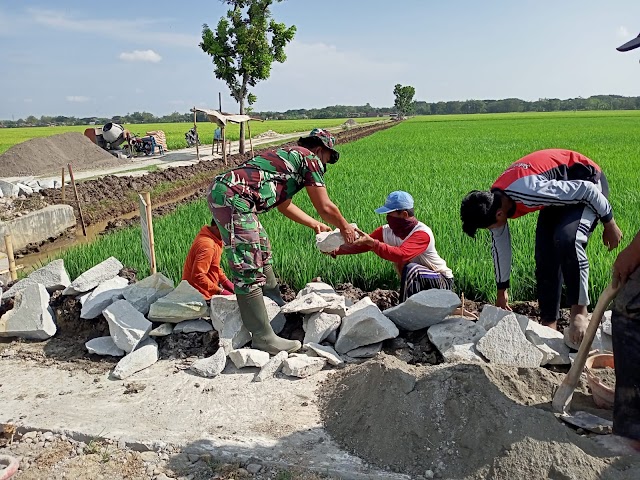 Dari Sasaran fisik TMMD Reg 112 Kodim 0726/Sukoharjo, Talud jalan sepanjang 265 meter, mulai dikebut hari ini