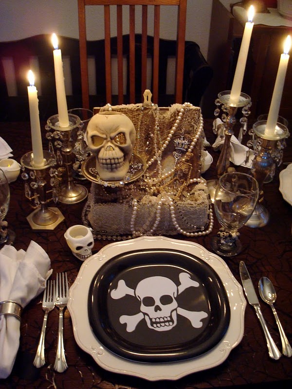 wall decor ideas for guys Pirate Party Table Decorations | 600 x 800