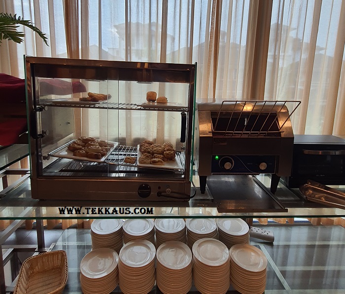 Holiday Inn Melaka Breakfast Buffet Menu Pastries Bread