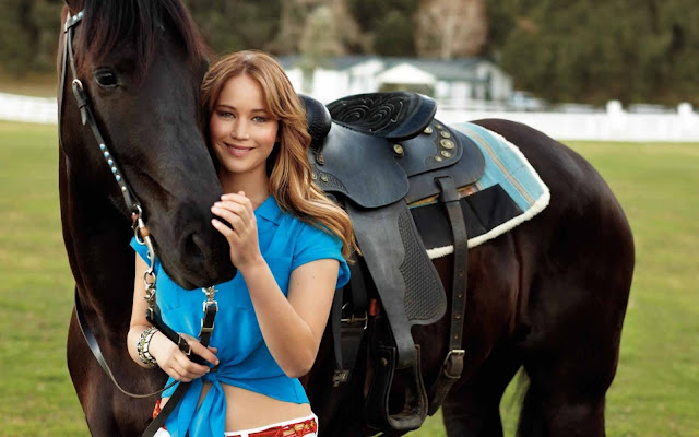 Jennifer Lawrence Fondos de Mujeres Montando a Caballo