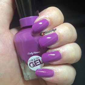 Sally Hansen Reformulated Miracle Gel Top Coat in Up the Ante.
