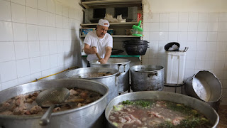 تكية نابلس الخيرية تقدم "الف وجبة " للمحتاجين والفقراء 