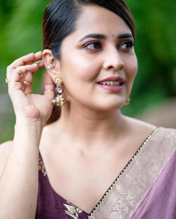 anasuya bharadwaj saree hot actress