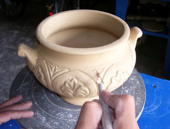 Studio Keramik PPPPTK Seni dan Budaya Dekorasi Keramik 